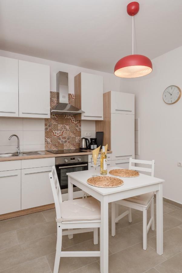 Apartment Angelina Free Public Parking Zadar Exterior photo